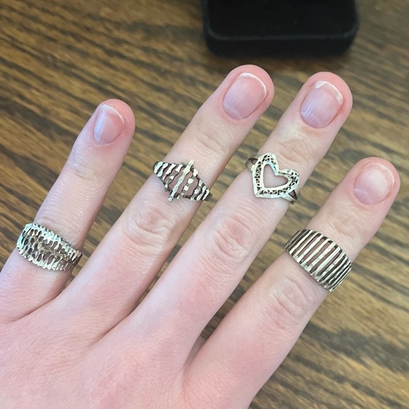 Set of 4 Rings - Picture 2 of 3